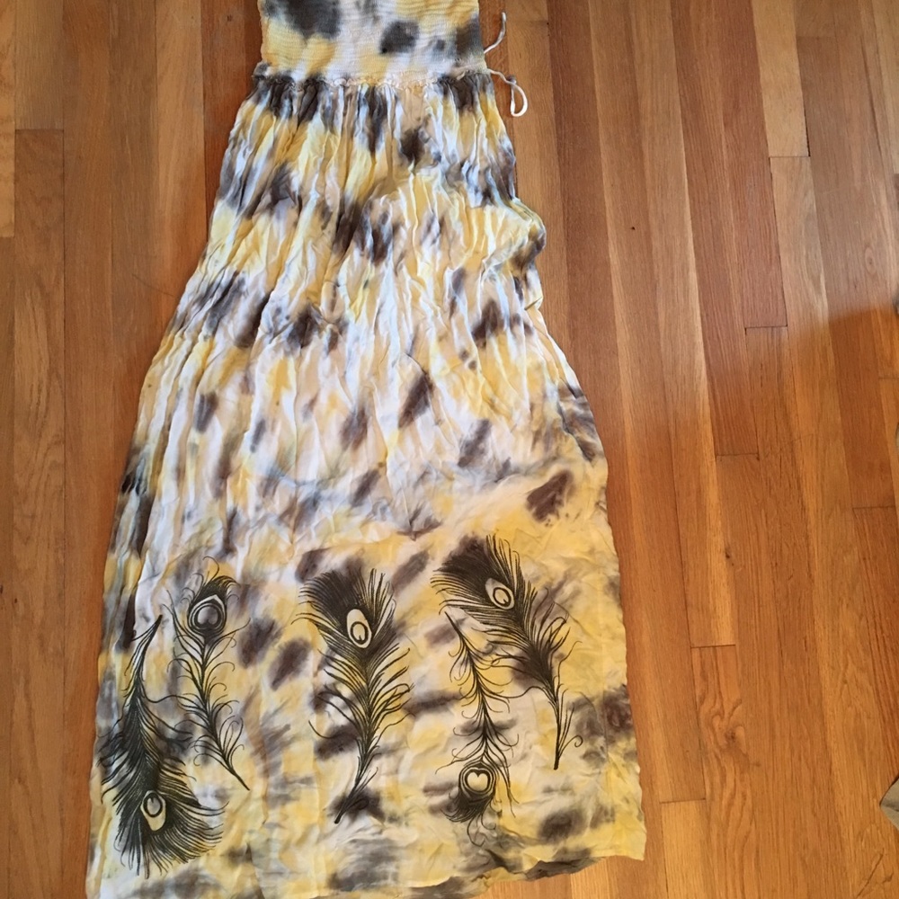 Long the dye maxi dress with feathers